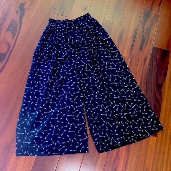 BCBGENERATION black and white arrow palazzo pants - Picture 2 of 6